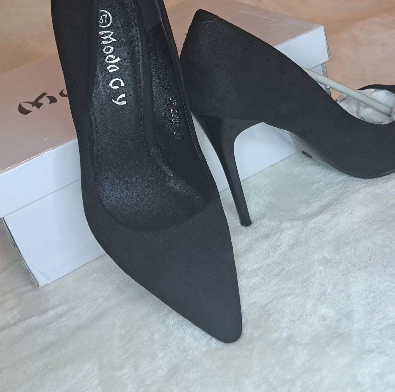 Zwarte suède hoge hakken • Stiletto-stijl • Maat 37 – photo 2